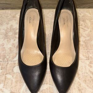 Clarks Women's Black Leather Heels - Women’s 7M